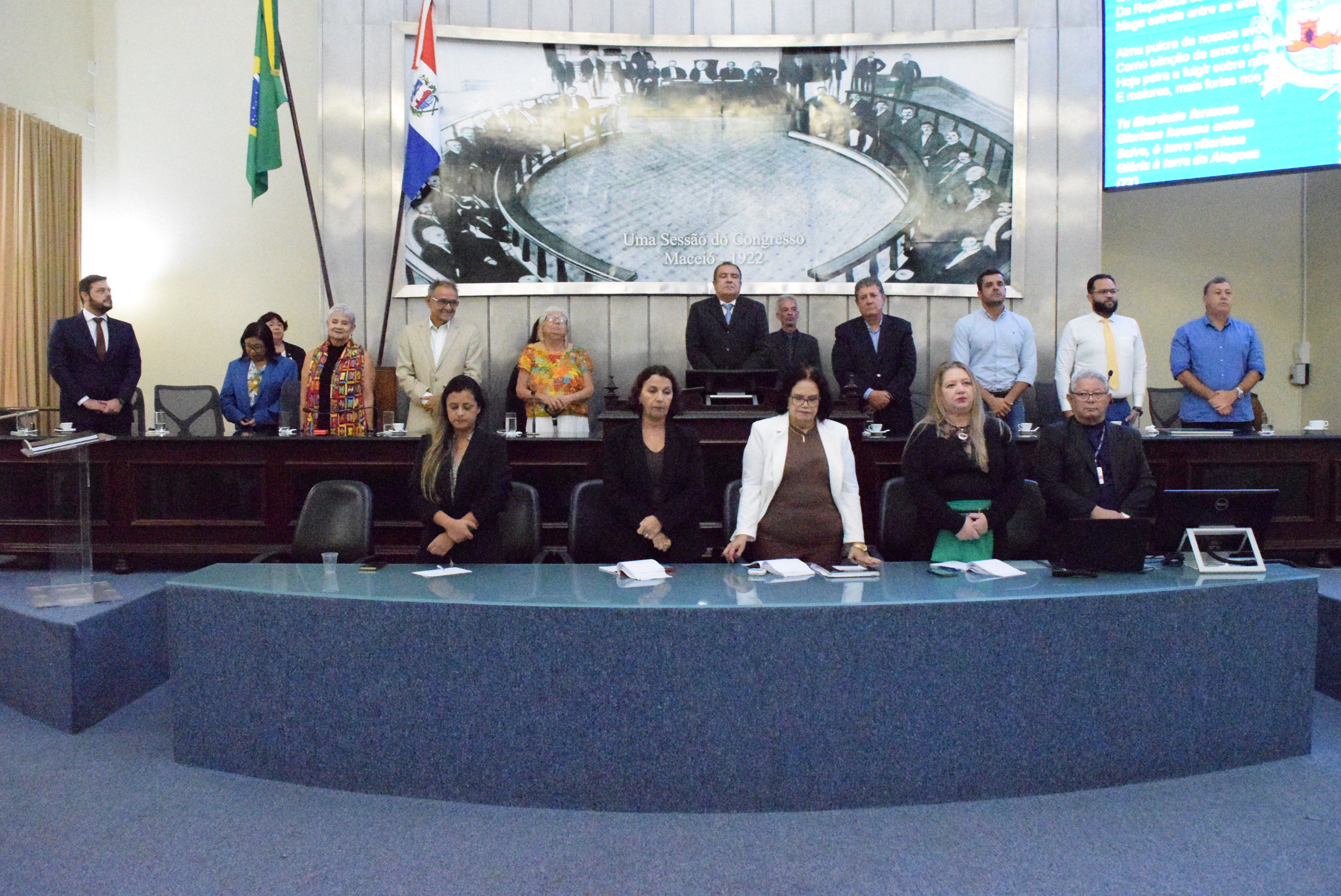 Sessão Solene - Título de Patrimônio Cultural - Maria de Lourdes  (1).JPG