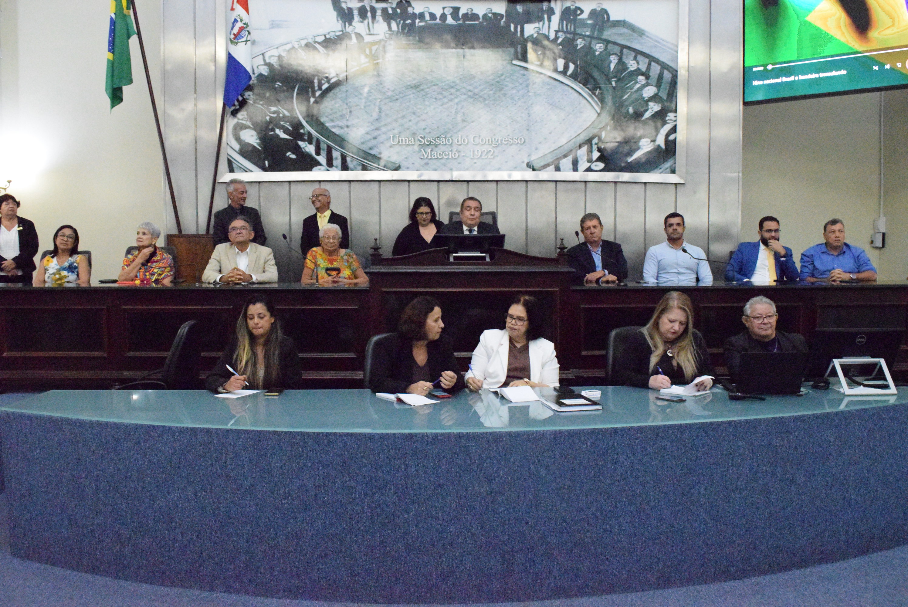 Sessão Solene - Título de Patrimônio Cultural - Maria de Lourdes  (3).JPG