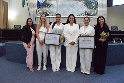 Sessão Solene - Comenda Vera Arruda - Arquimércia Cedrim e Marina Ferrari (25).JPG