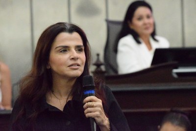 Sessão Solene - Comenda Vera Arruda - Arquimércia Cedrim e Marina Ferrari (7).JPG