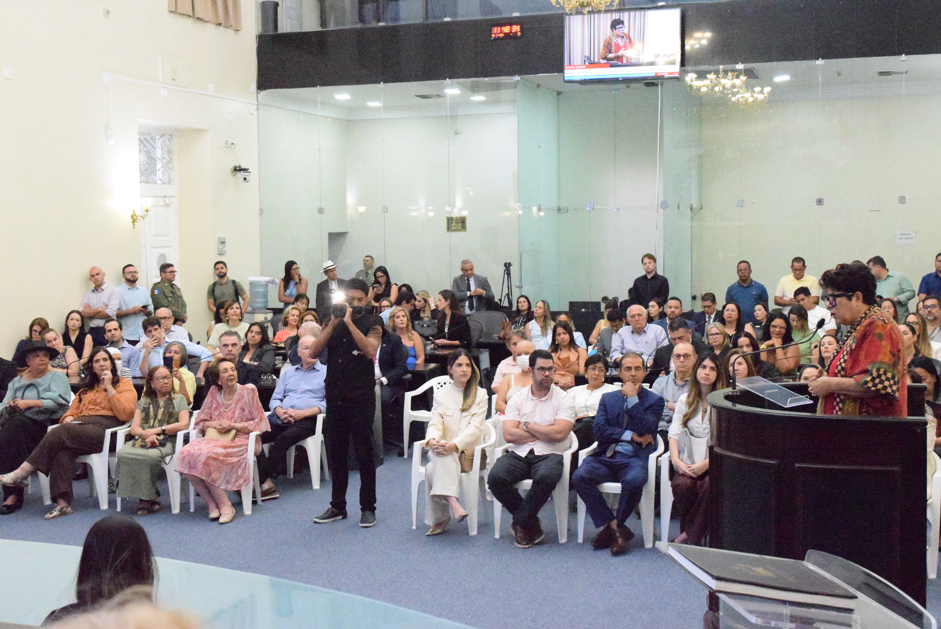 Sessão Solene - Comenda Dr. Hélvio Auto - Rafaella Britto (10).JPG