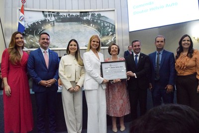 Sessão Solene - Comenda Dr. Hélvio Auto - Rafaella Britto (17).JPG