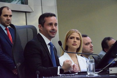 Sessão Solene - Comenda Dr. Hélvio Auto - Rafaella Britto (7).JPG