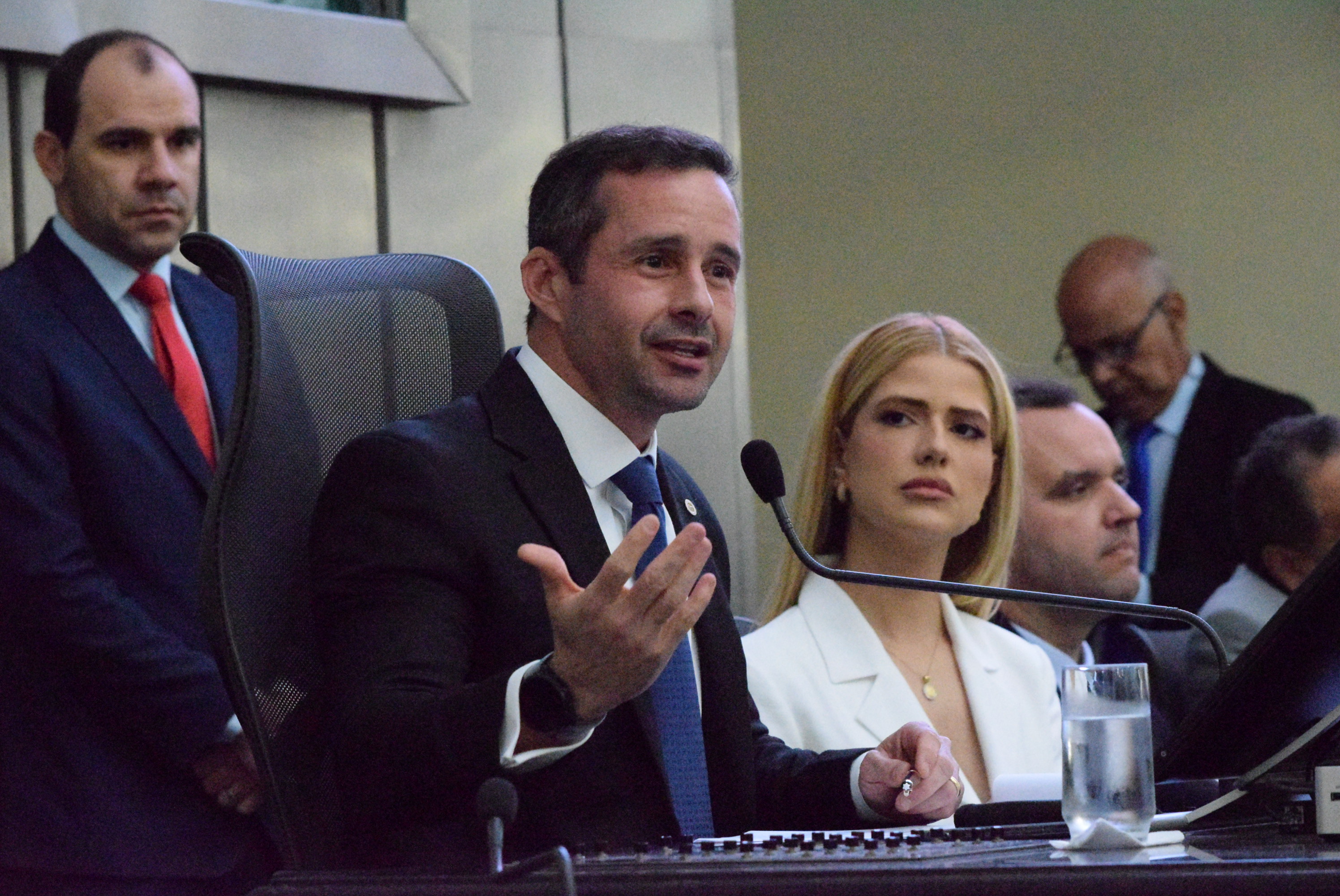 Sessão Solene - Comenda Dr. Hélvio Auto - Rafaella Britto (8).JPG