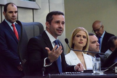 Sessão Solene - Comenda Dr. Hélvio Auto - Rafaella Britto (8).JPG