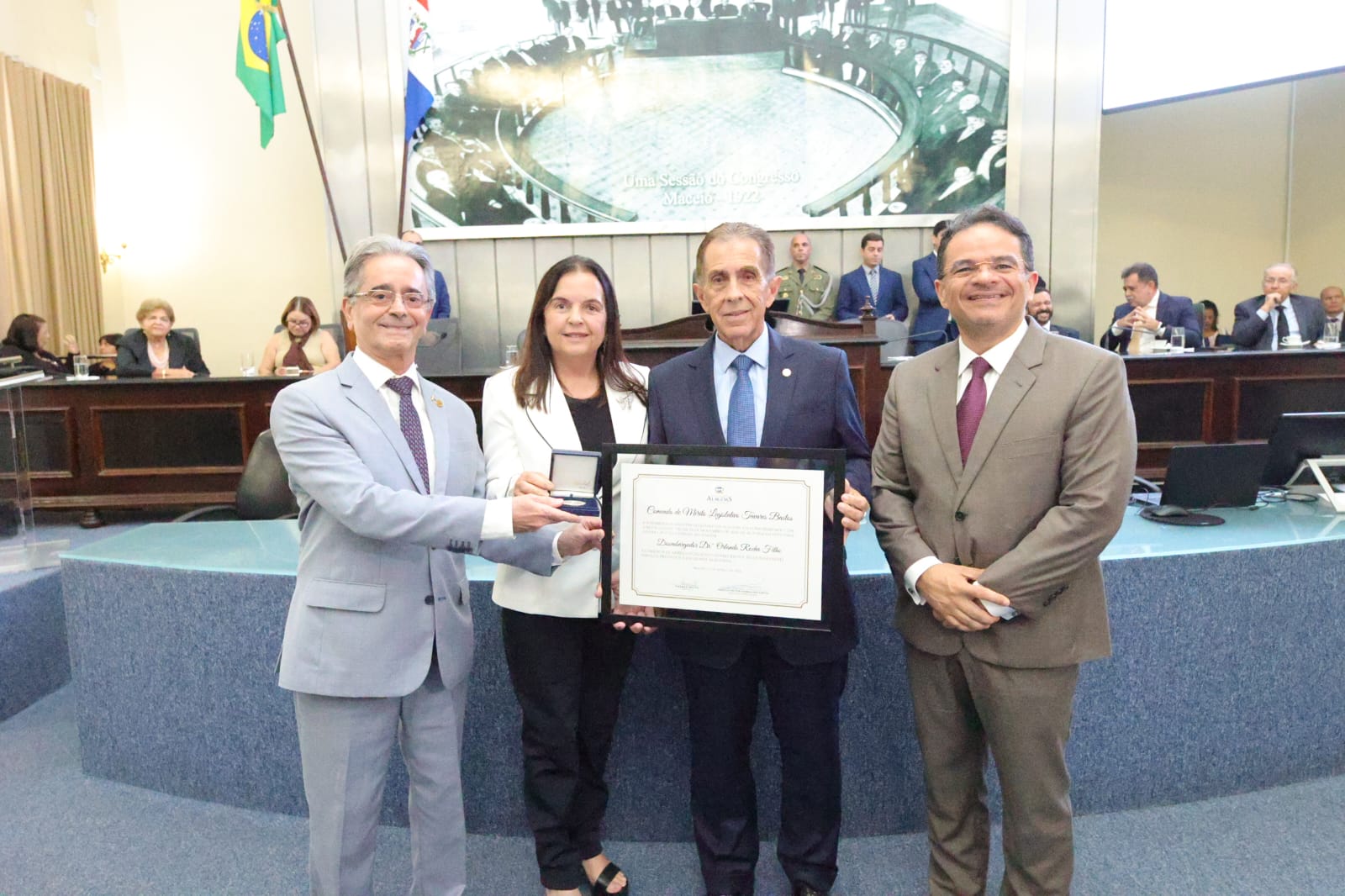 Sessão solene - Comenda Tavares Bastos - Desembragador Orlando Rocha (1).jpeg