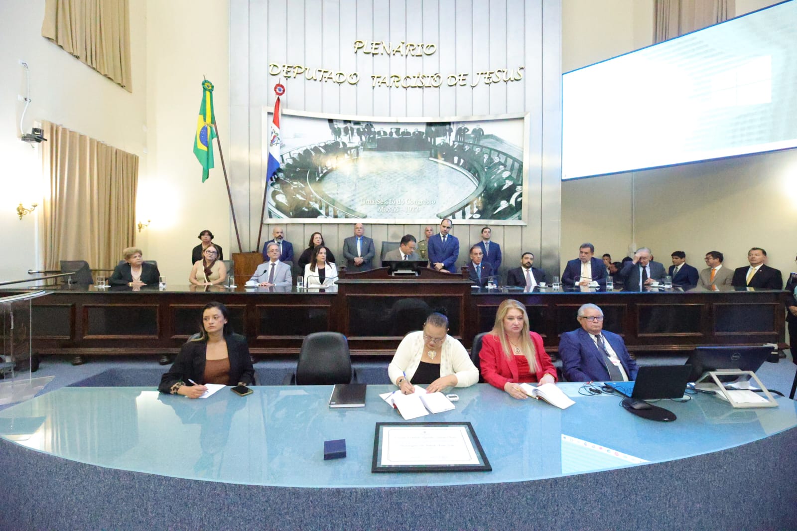 Sessão solene - Comenda Tavares Bastos - Desembragador Orlando Rocha (6).jpeg