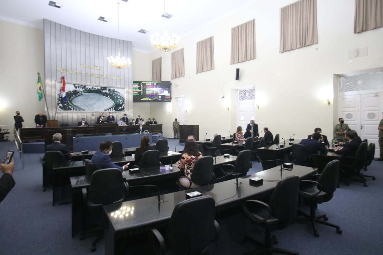 Plenário aprova projeto que autoriza Estado a comprar vacinas contra a Covid-19