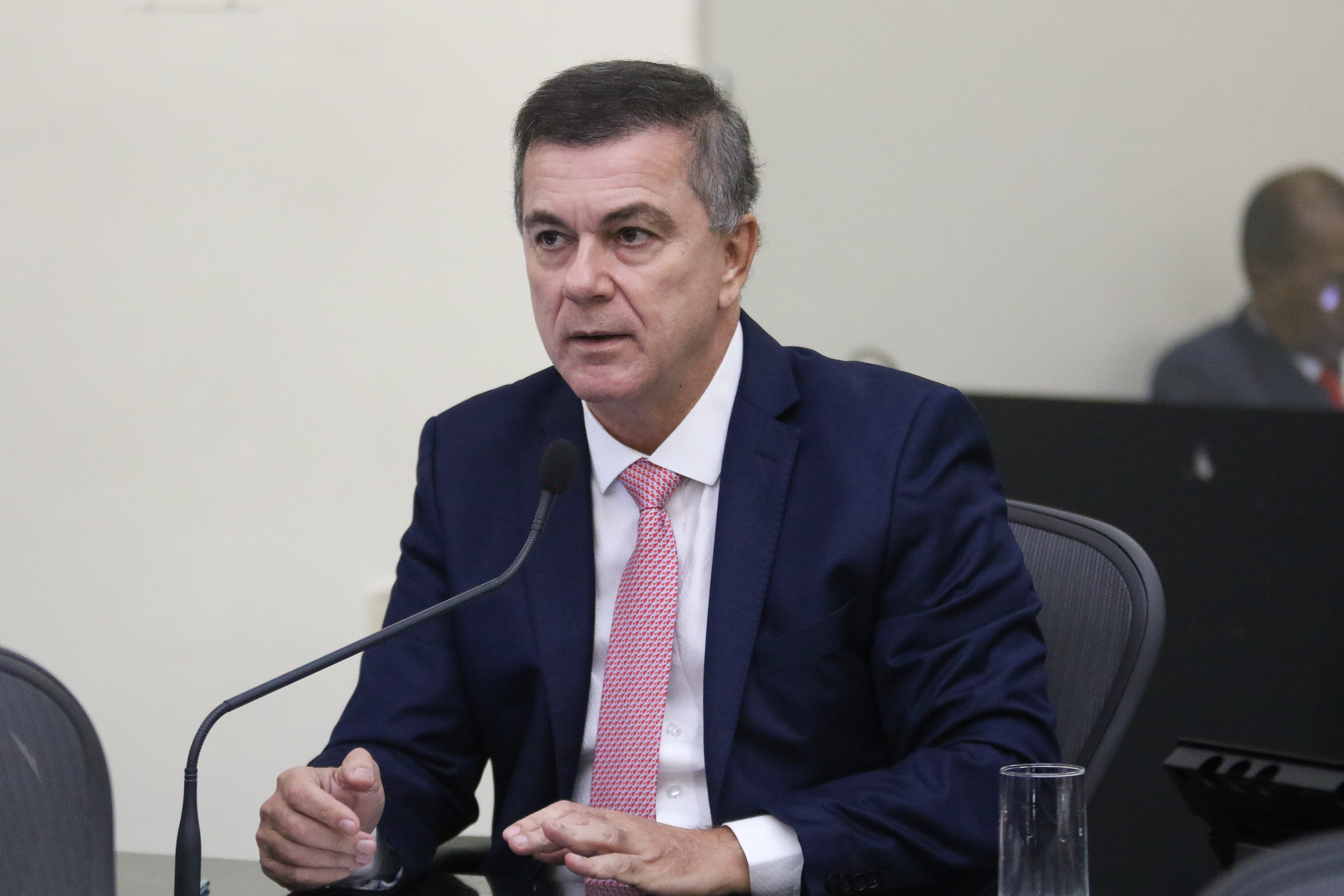 Acidente envolvendo motorista de aplicativo reacende debate sobre projeto que regulamenta categoria