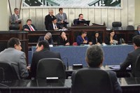 Adiada apreciação do parecer do PLOA 2017