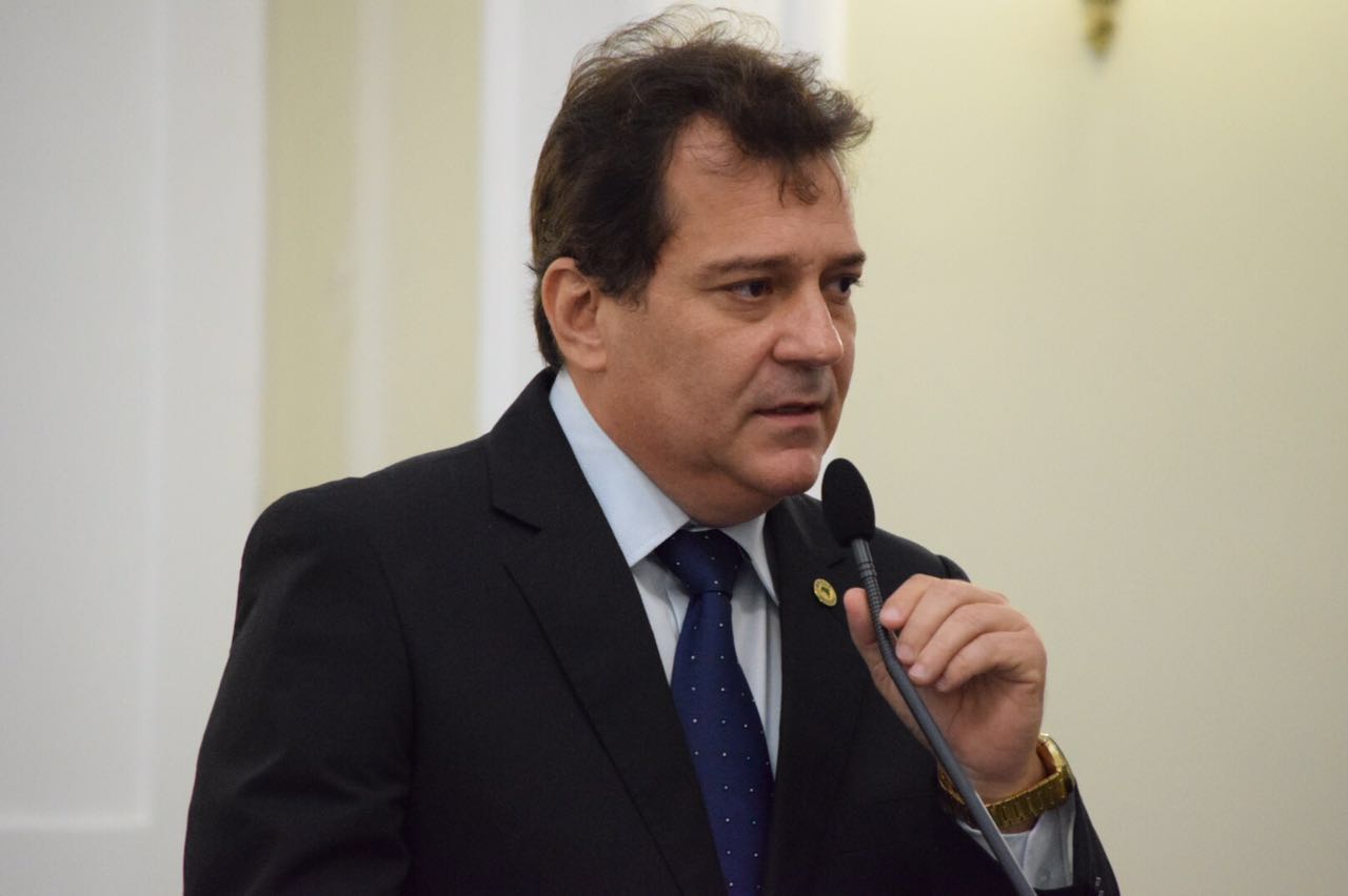 Alcides Andrade requer audiência pública para debater abastecimento d'água em Piaçabuçu