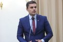 Alexandre Ayres homenageia profissionais da enfermagem e destaca atuação da categoria na pandemia