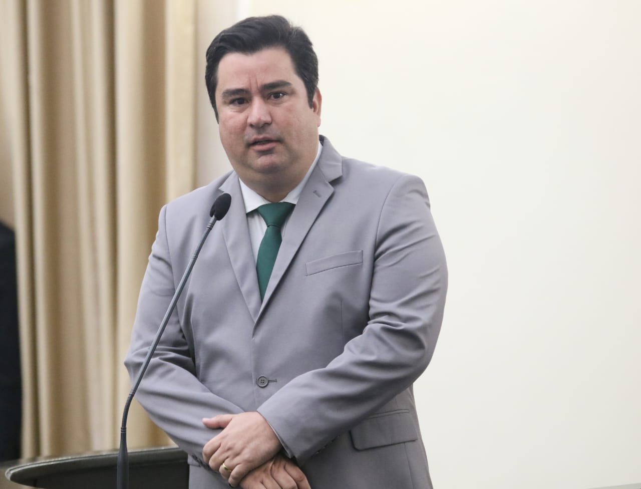 André Monteiro toma posse e se coloca em defesa do povo alagoano
