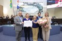 Ângela Abdo recebe da Assembleia a comenda Irmã Dulce