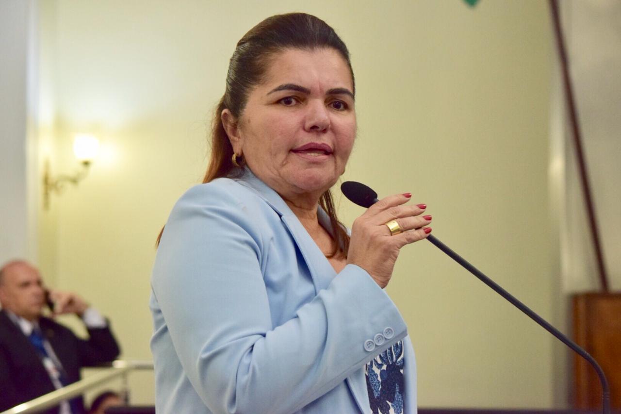 Ângela Garrote cobra do Governo Federal maior investimento em Saúde