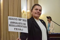 Ângela Garrote faz pronunciamento contra MP 905 que extingue registro profissional para jornalistas