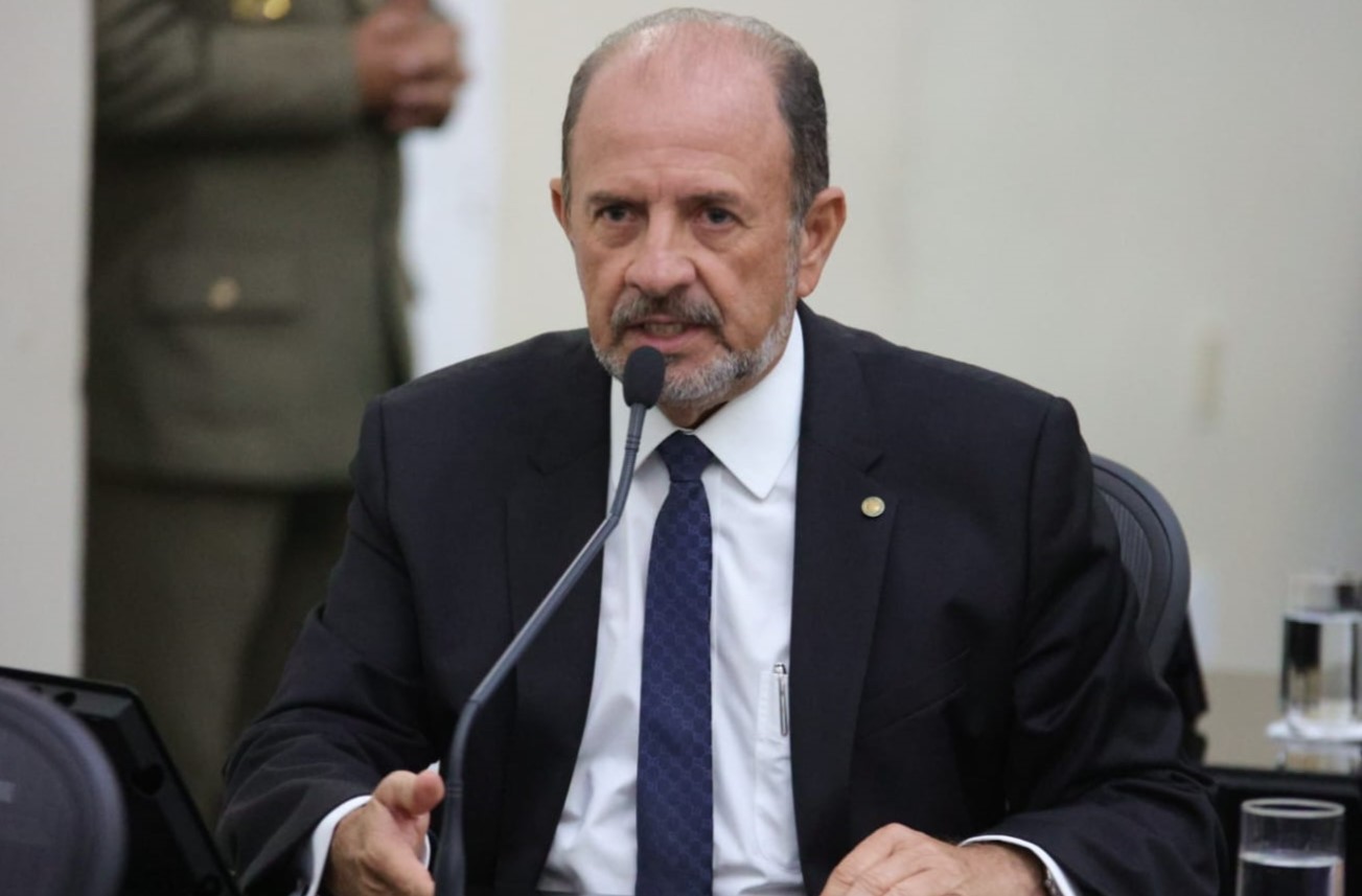 Antonio Albuquerque denuncia corte de árvores em Olivença