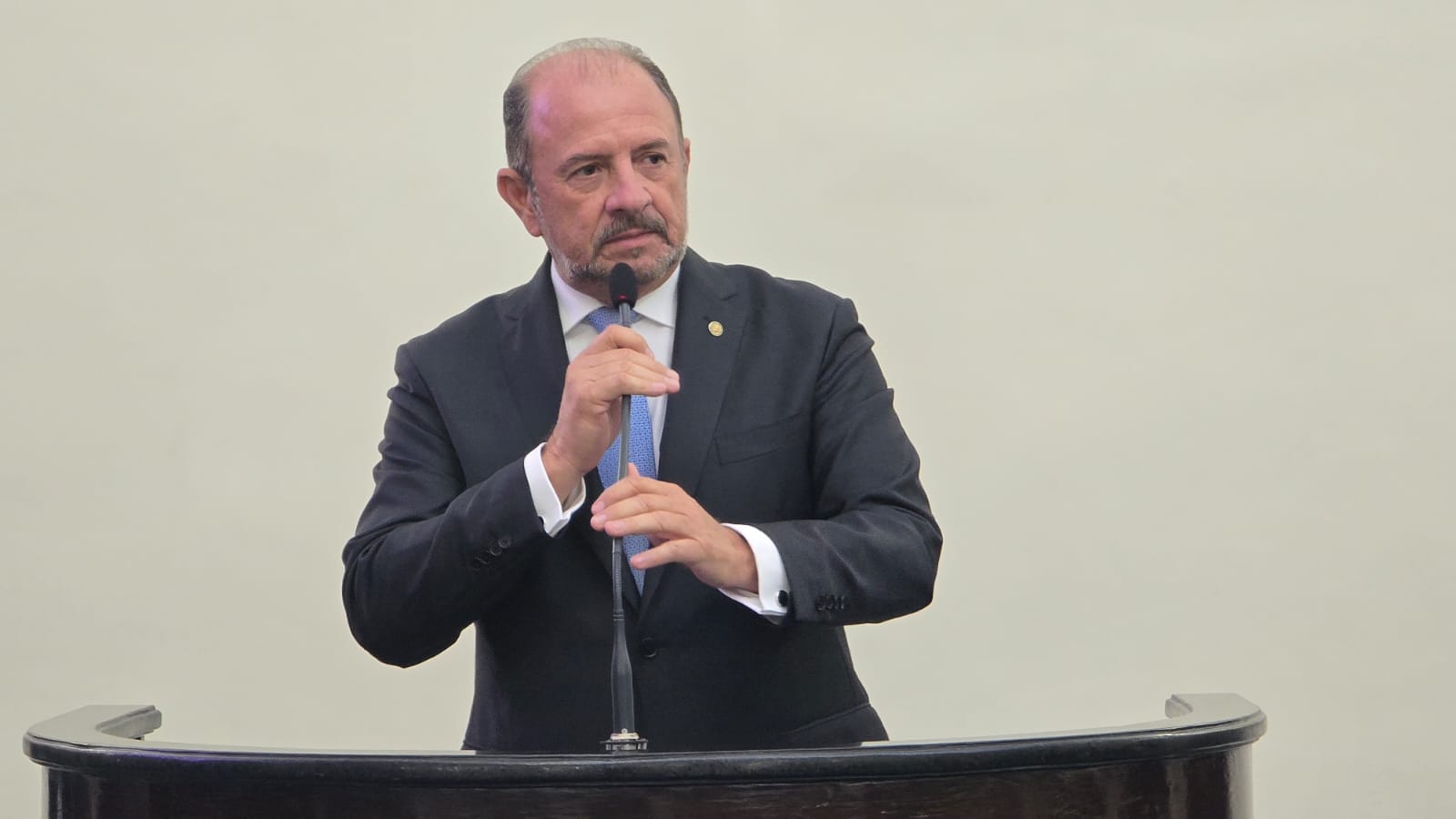 Antonio Albuquerque destaca ordem de serviço para construção de estrada entre Limoeiro de Anadia e Taquarana