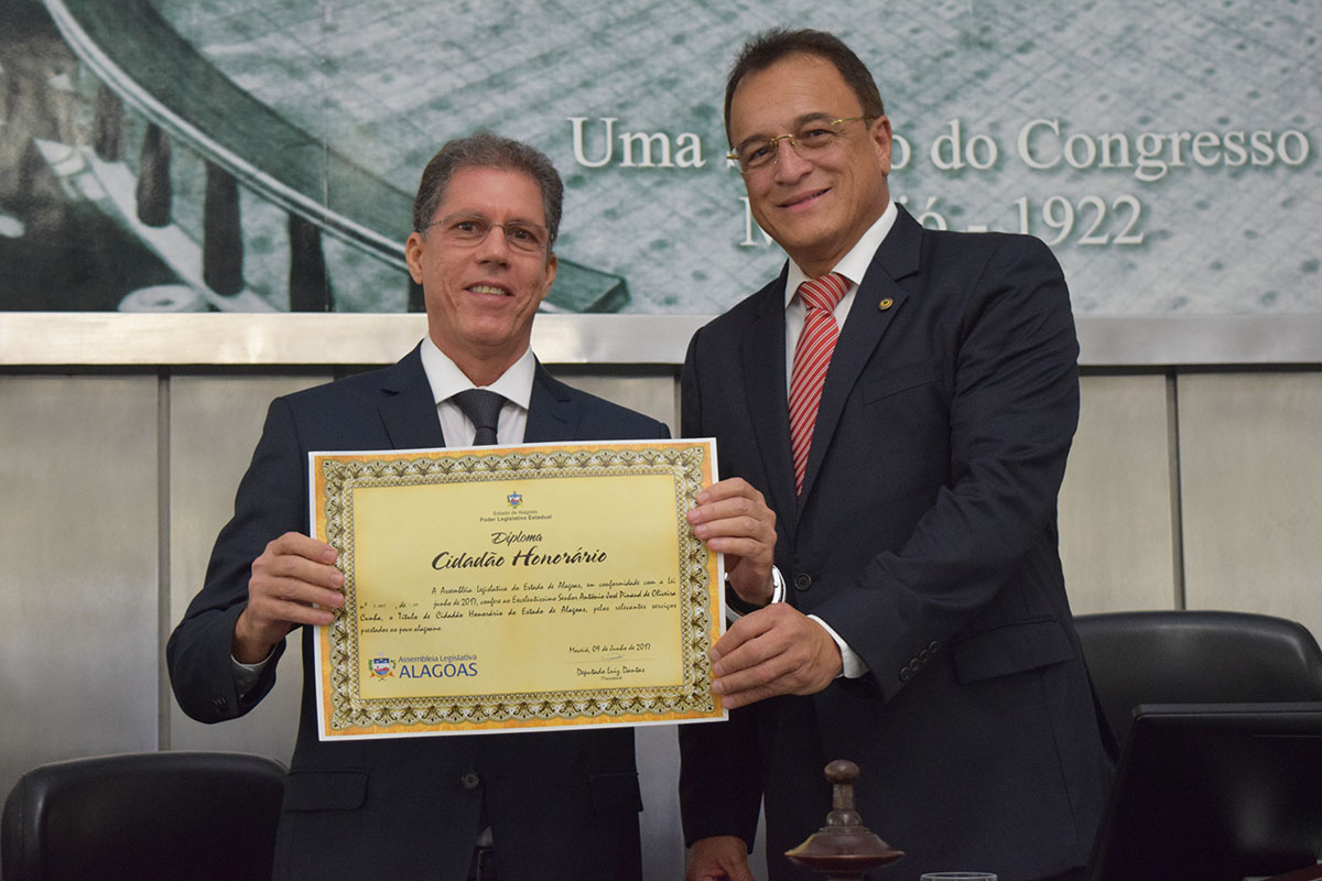 Antonio Pinaud recebe o título de cidadão honorário de Alagoas