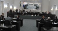 Apesar da semana curta, deputados aprovam diversas matérias