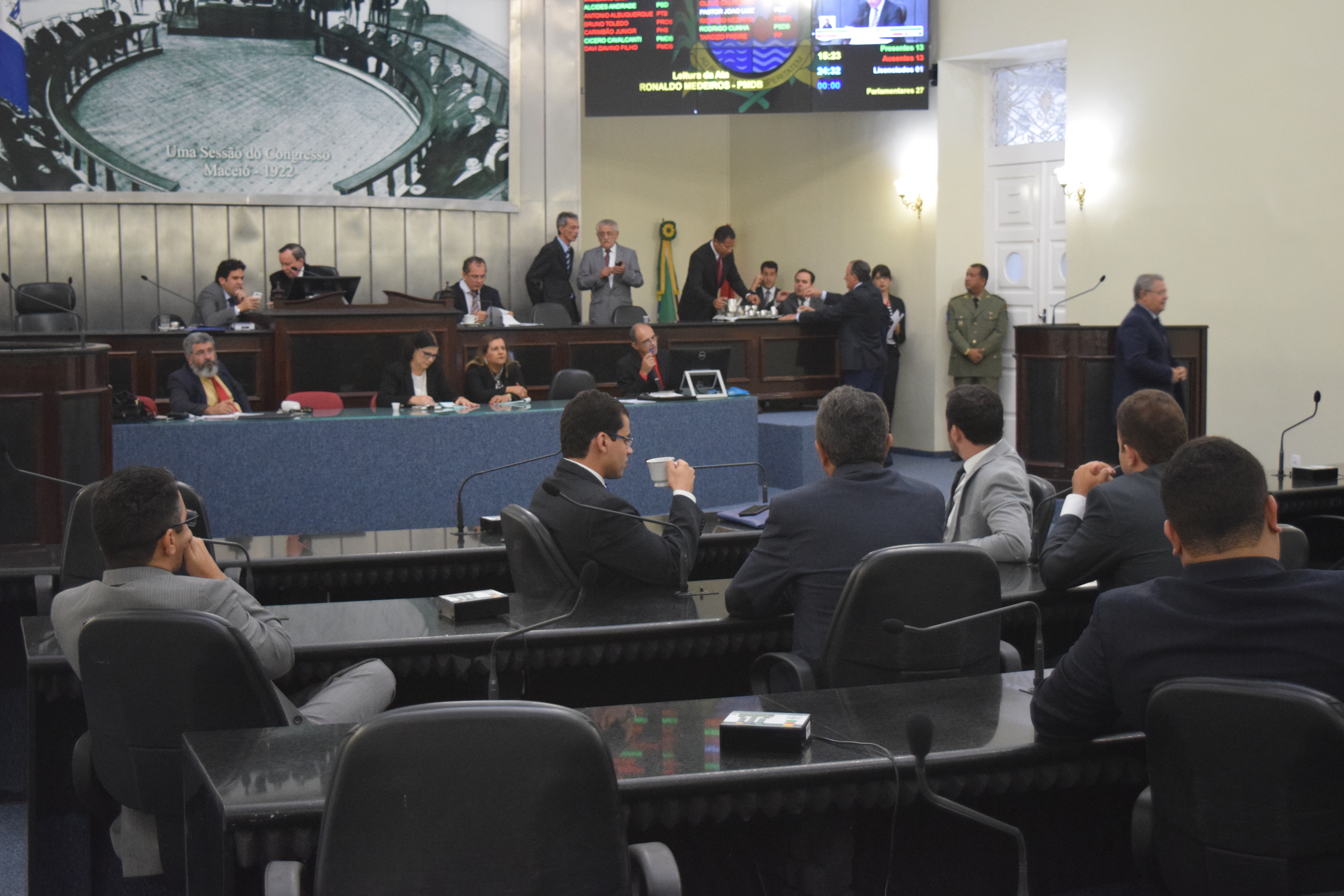 Aprovada, em 1ª discussão,  autorização para o Executivo negociar débito da Casal com a Eletrobras
