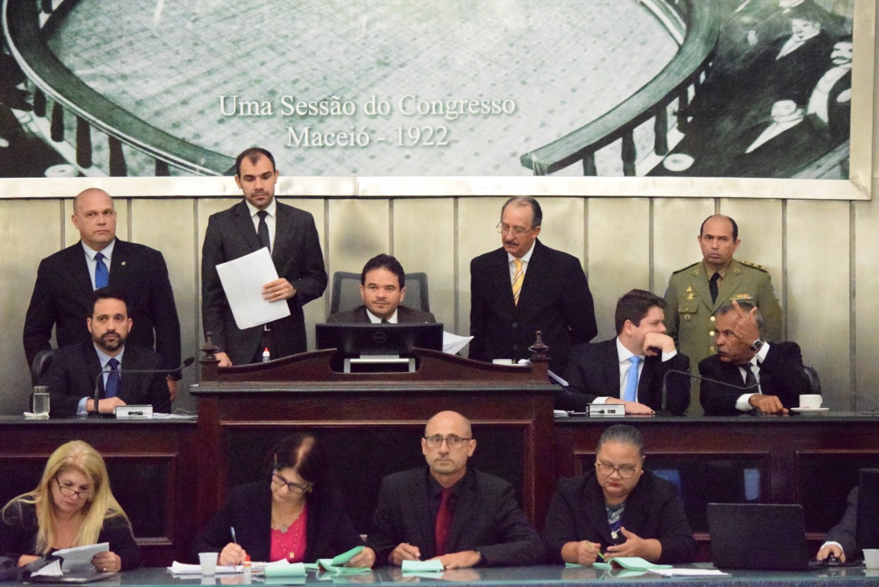 Aprovado, com emendas, projeto que modifica Estatuto dos Policiais Militares