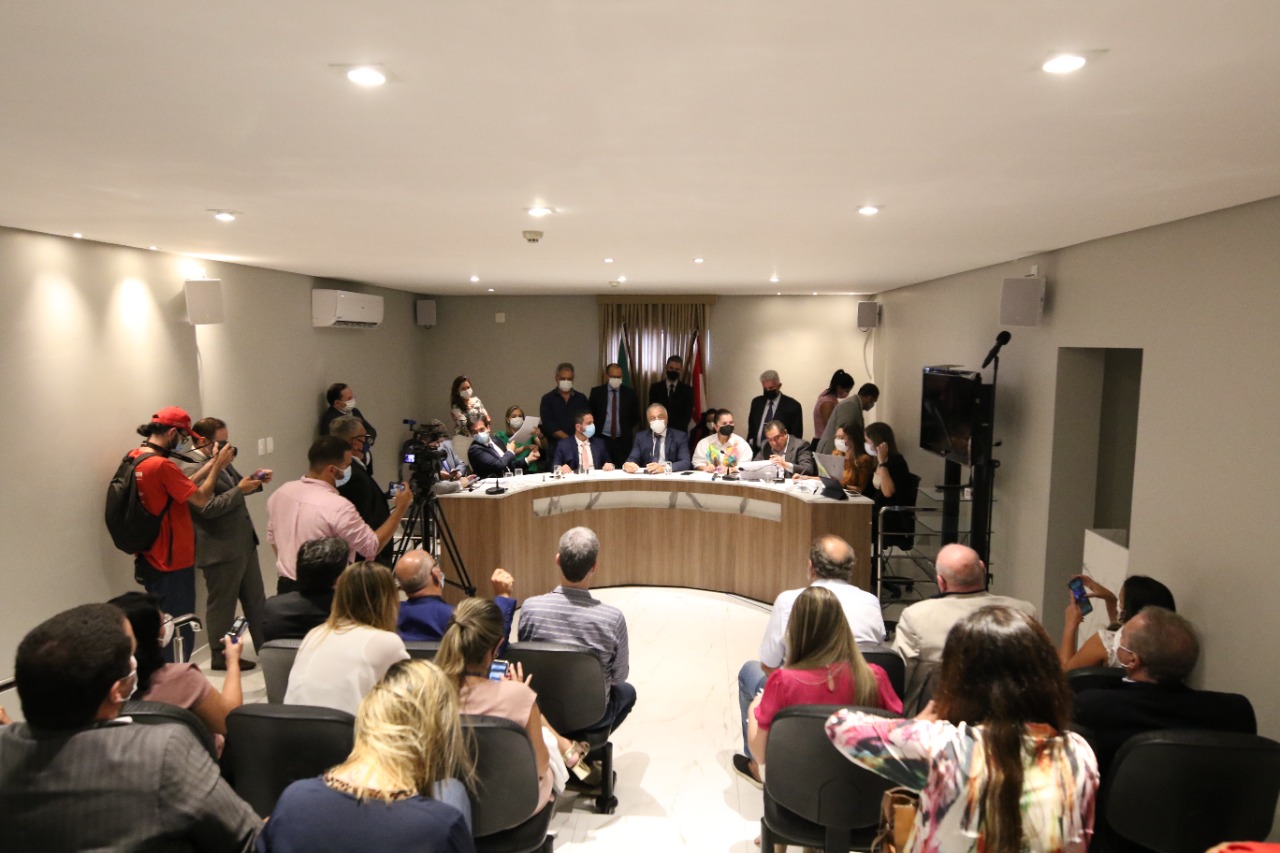 Aprovado parecer conjunto aos projetos que reestruturam carreiras e reajustam salários de servidores públicos