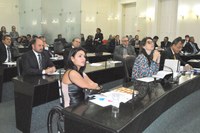 Aprovado projeto que cria bolsa de qualificação profissional para agentes penitenciários