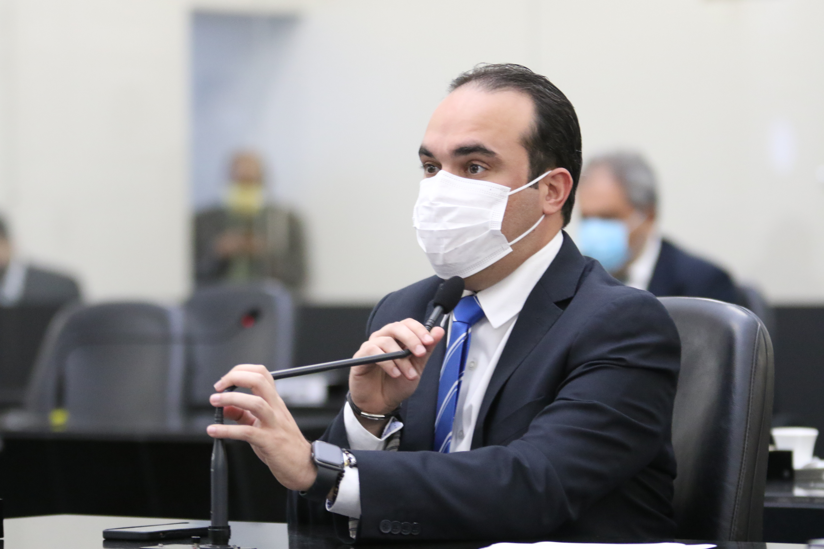 Aprovado projeto que prioriza vacinação contra Covid-19 para trabalhadores da limpeza urbana