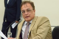 Aprovado projeto que regulamenta o fretamento de taxi para transporte intermunicipal 