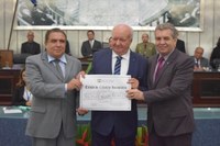 Assembleia homenageia com Título de Cidadão Honorário o conselheiro do TC/SE, Carlos Pinna