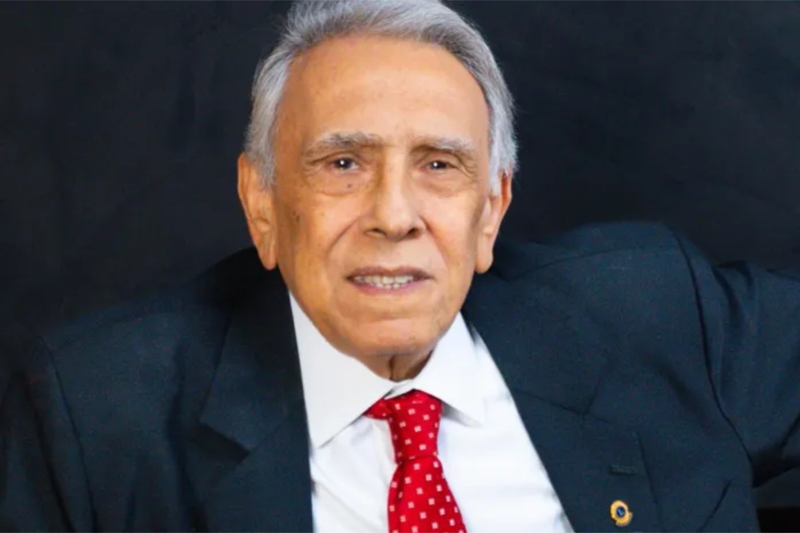 Assembleia homenageia profissionais da medicina veterinária em sessão solene