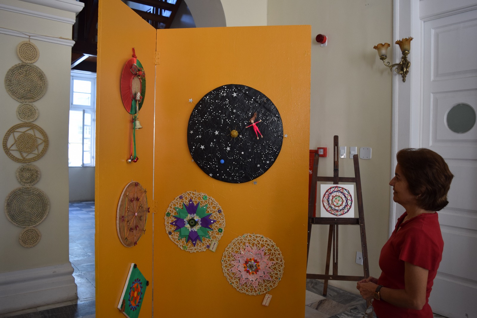 Assembleia recebe exposição “Trilha de Mandalas”