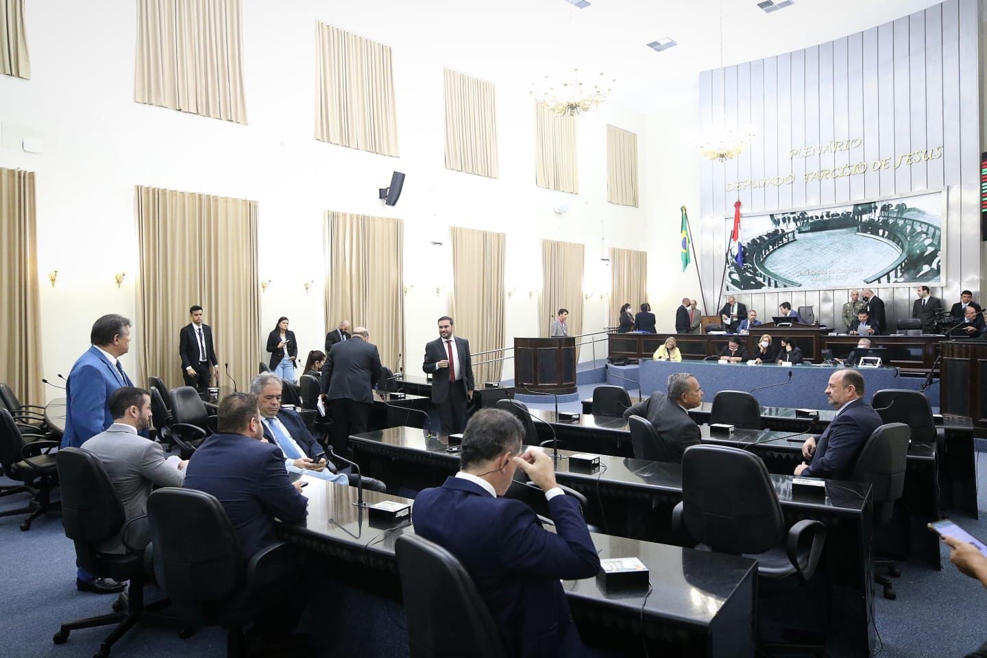 Assembleia segue regimento e terá duas sessões plenárias semanais até conclusão das eleições