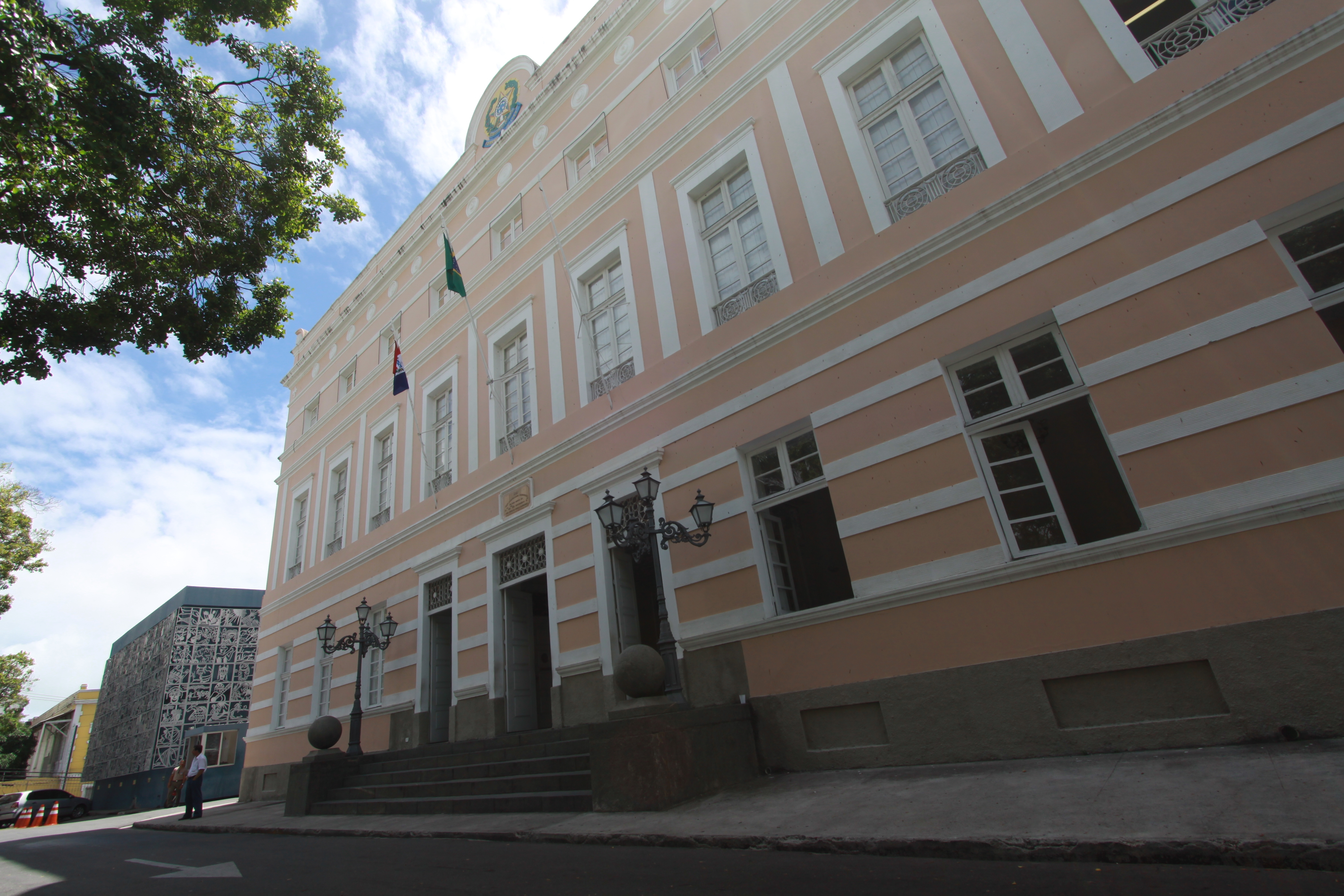 Assembleia transfere feriado do Dia do Servidor Público para sexta-feira