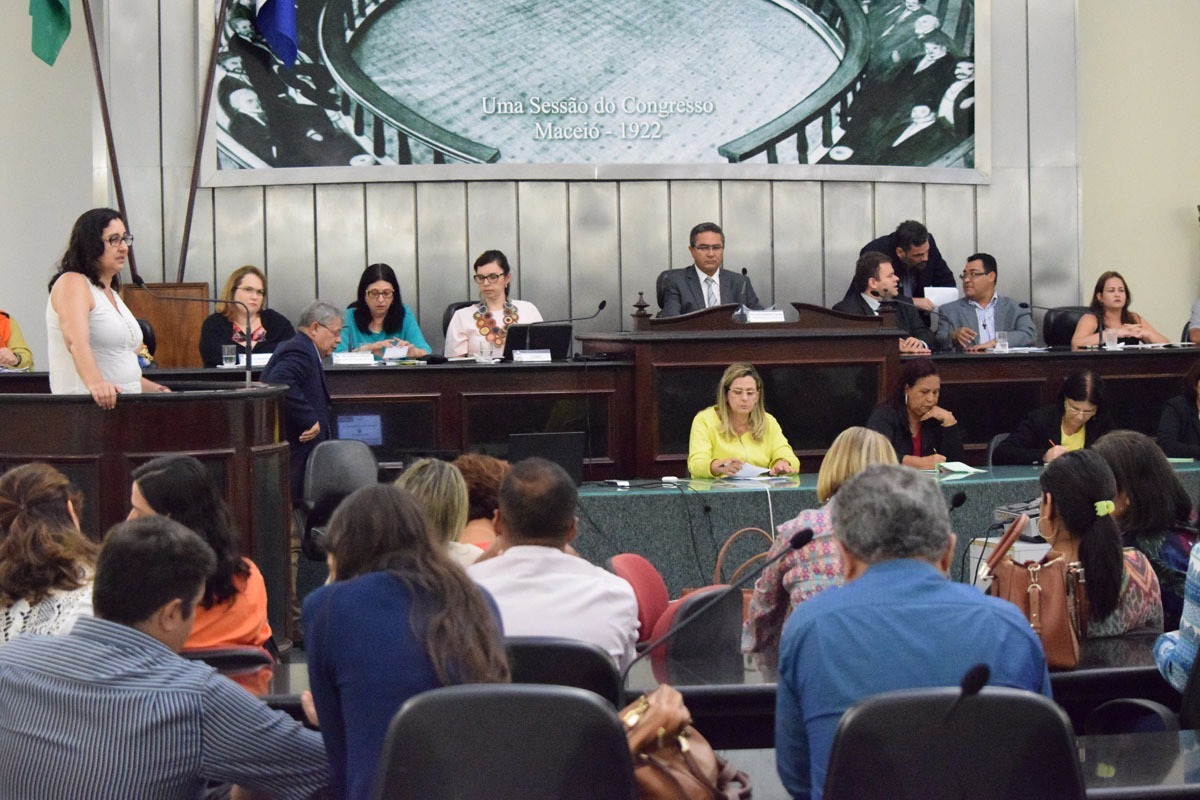 Reunião debate aumento dos casos de microcefalia e a questão da educação e saúde dentro do PEE