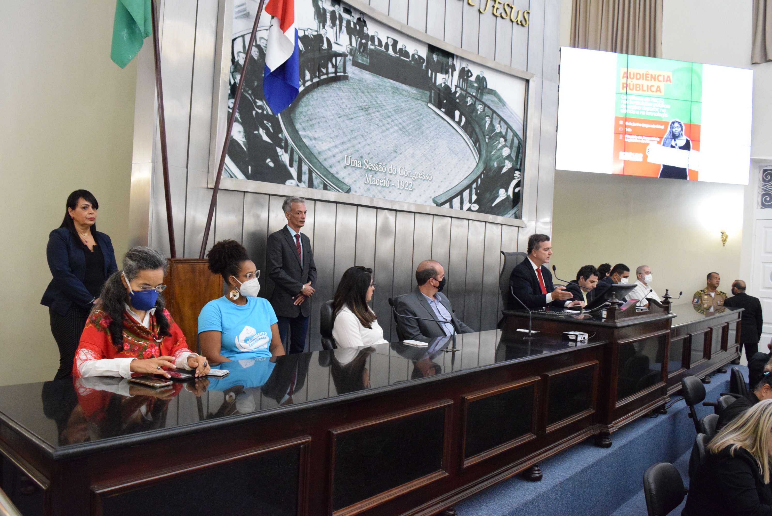 Audiência pública debate PEC 32 e perdas no orçamento de instituições federais