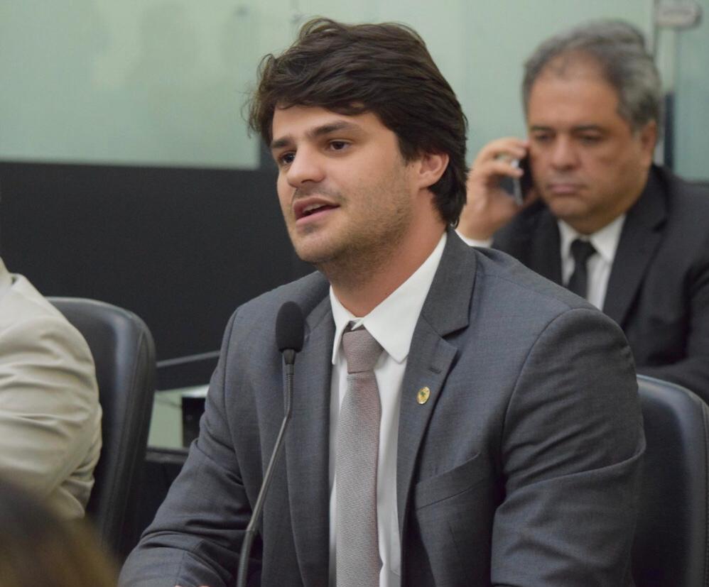 Breno Albuquerque solicita título de utilidade pública para associação de apicultores