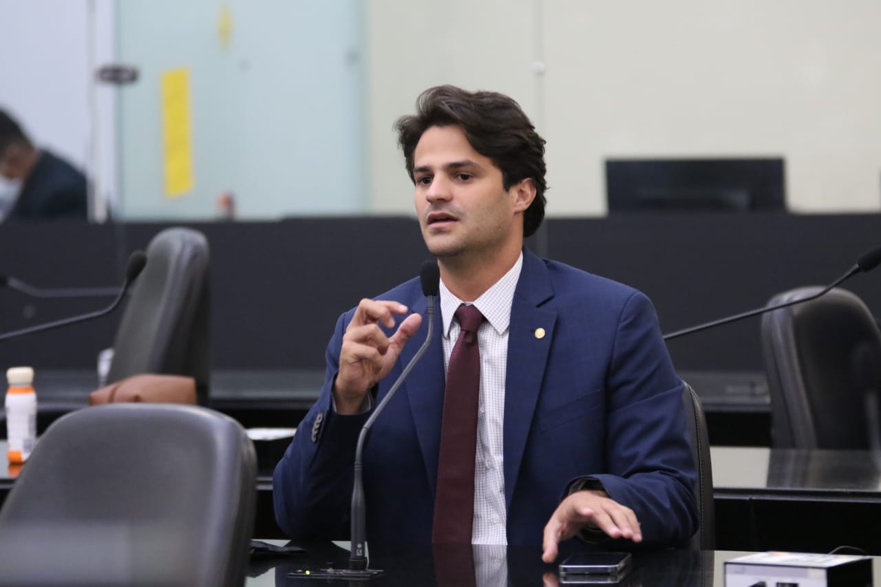 Breno Albuquerque parabeniza trabalho da Patrulha Maria da Penha em Arapiraca