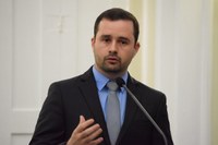 Bruno Toledo apresenta projeto para suprimir anexos do Programa Escola Livre