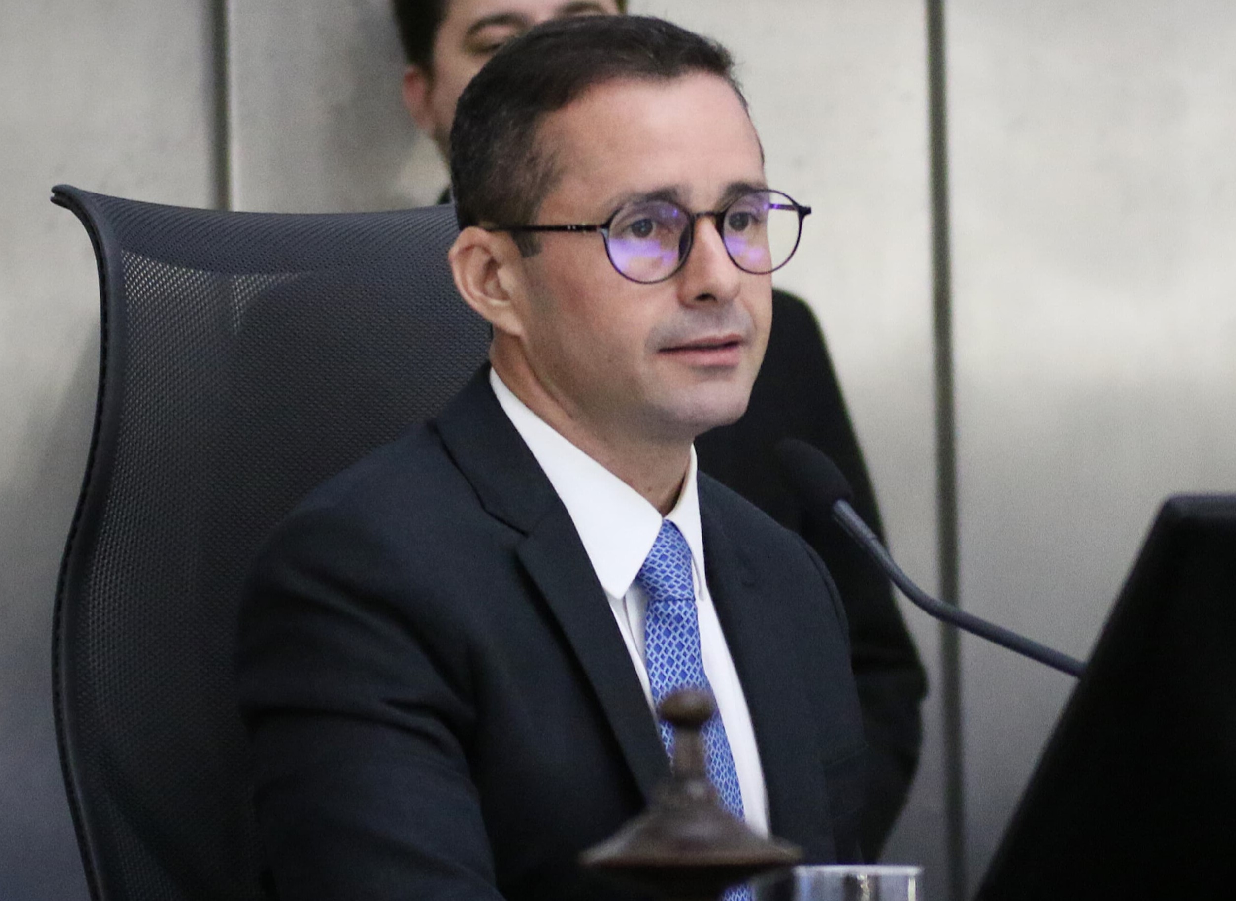 Bruno Toledo parabeniza Cajueiro pelos 66 anos de emancipação política