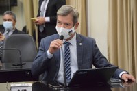 Cabo Bebeto comemora reintegração dos servidores do Serveal