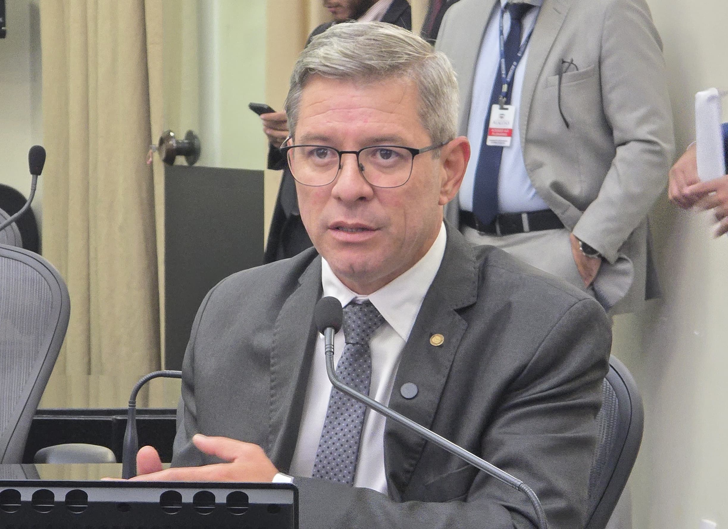 Cabo Bebeto denuncia atraso no repasse de recursos para entidades terapêuticas
