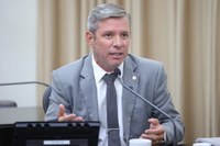 Cabo Bebeto denuncia demissões e atrasos na saúde pública de Alagoas