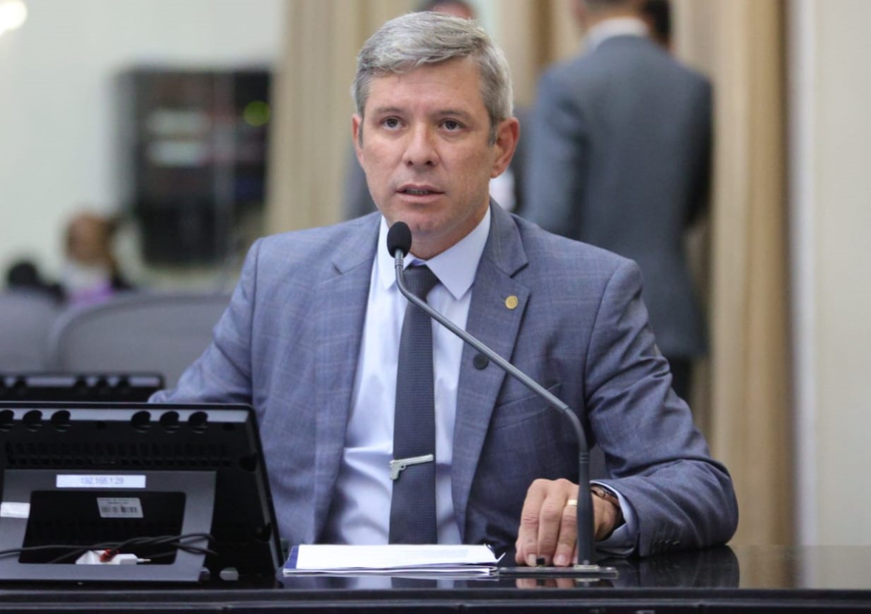 Cabo Bebeto lamenta decisão que determinou prisão domiciliar de Jair Bolsonaro