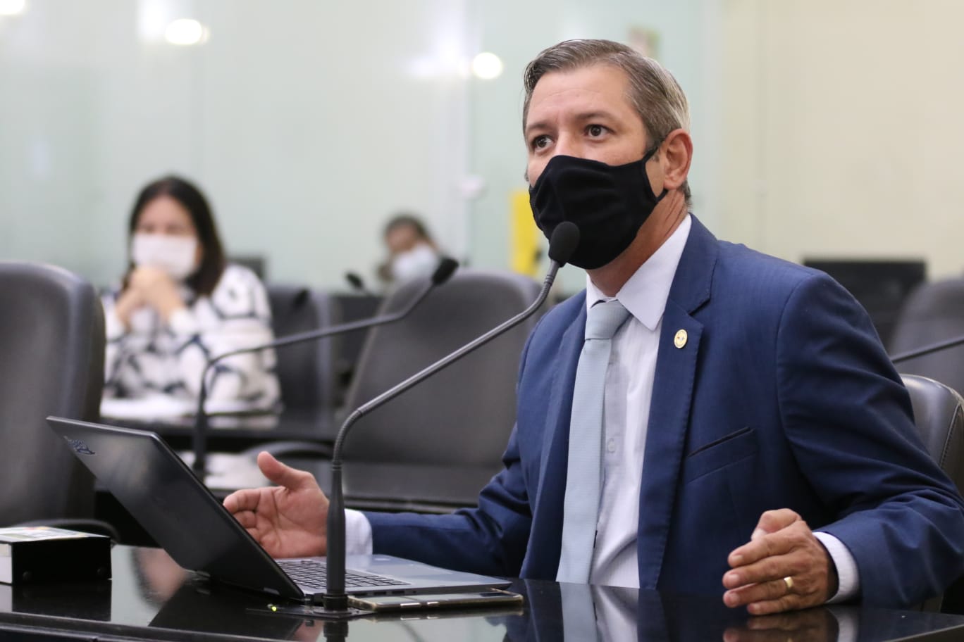 Cabo Bebeto lamenta falecimento de policiais e cobra prioridade de vacinação para Segurança Pública