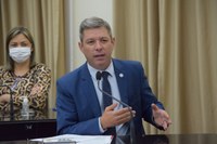Cabo Bebeto solicita flexibilização de decreto para permitir funcionamento de autoescolas