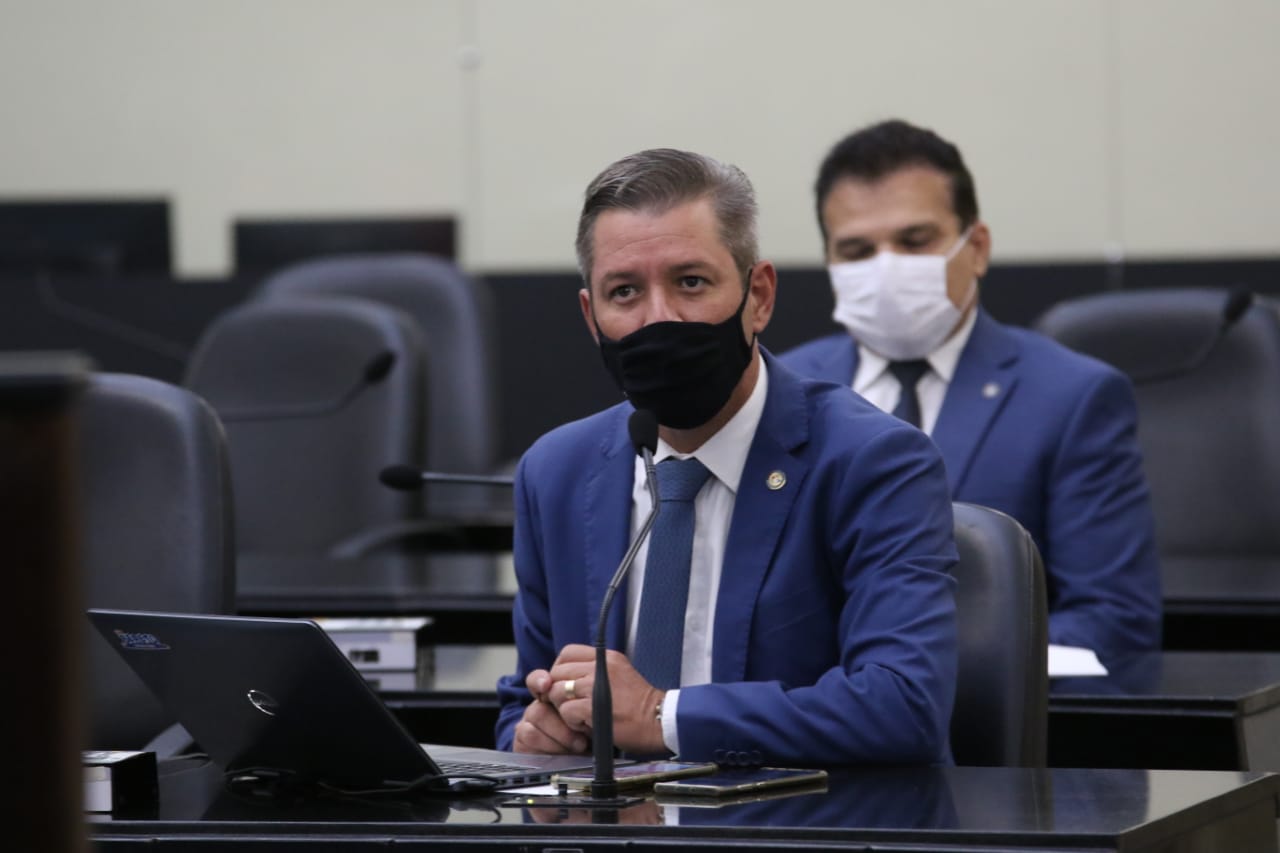 Cabo Bebeto volta a criticar a política de preços dos combustíveis adotada pelo Governo do Estado