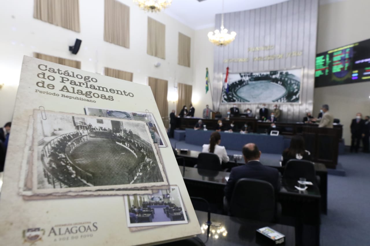 Catálogo resgata história da atuação parlamentar na Casa de Tavares Bastos