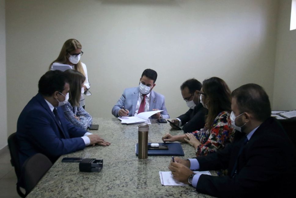 CCJ rejeita emenda ao projeto que obriga uso de máscaras